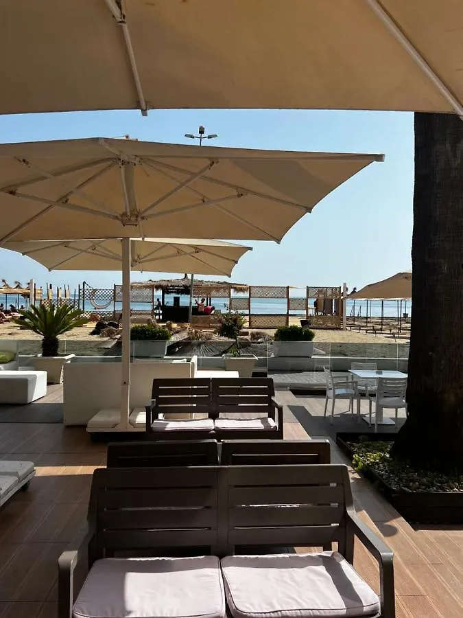 First Floor Apartment Next To The Sea 101 Durrës